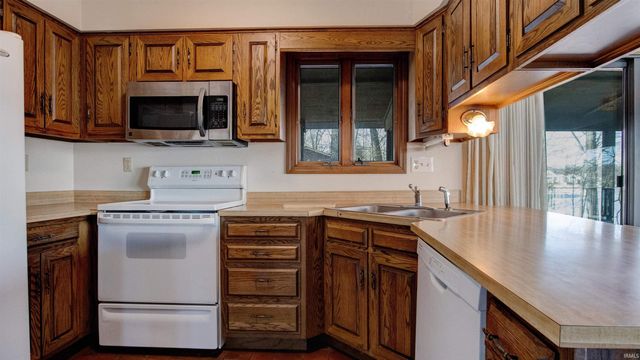 616 S Ski Circle, Santa Claus, IN 47579