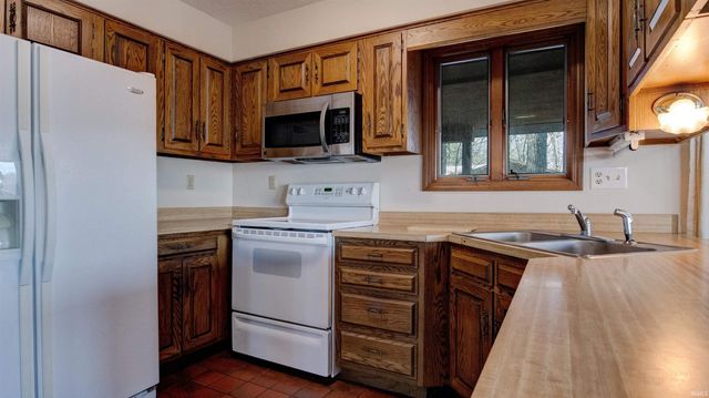 616 S Ski Circle, Santa Claus, IN 47579