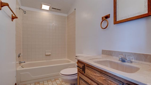 616 S Ski Circle, Santa Claus, IN 47579