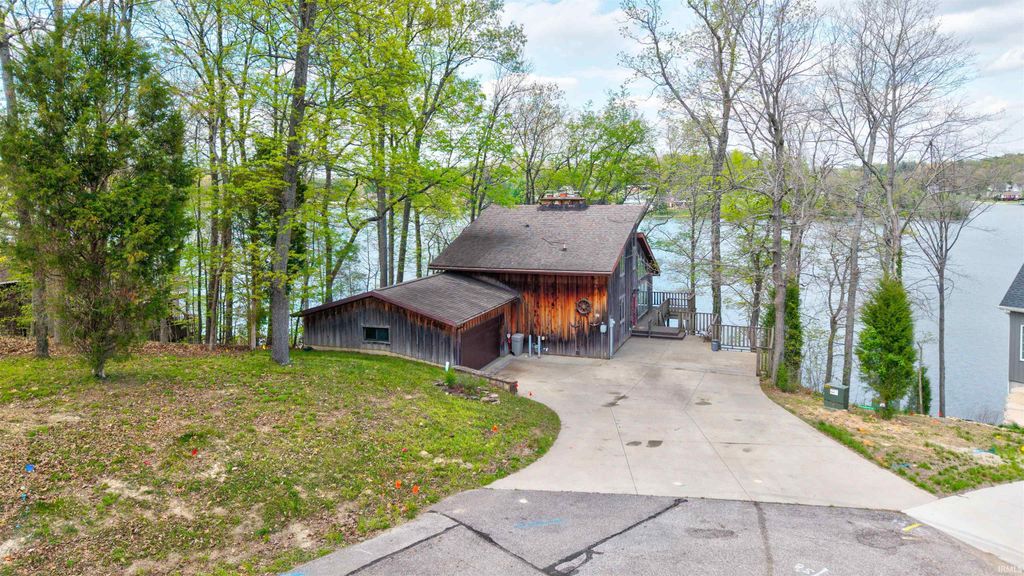 616 S Ski Circle, Santa Claus, IN 47579
