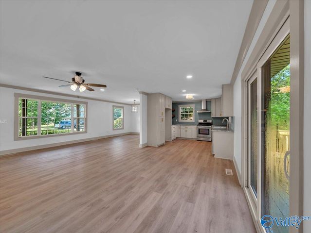 1003 Willow Cove Circle SE, Huntsville, AL 35802