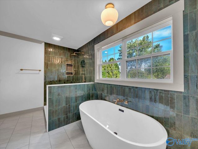 1003 Willow Cove Circle SE, Huntsville, AL 35802