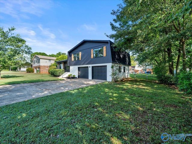 1003 Willow Cove Circle SE, Huntsville, AL 35802