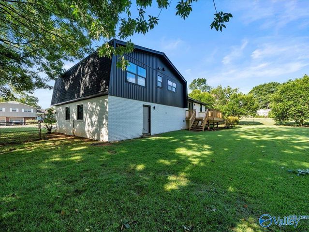 1003 Willow Cove Circle SE, Huntsville, AL 35802