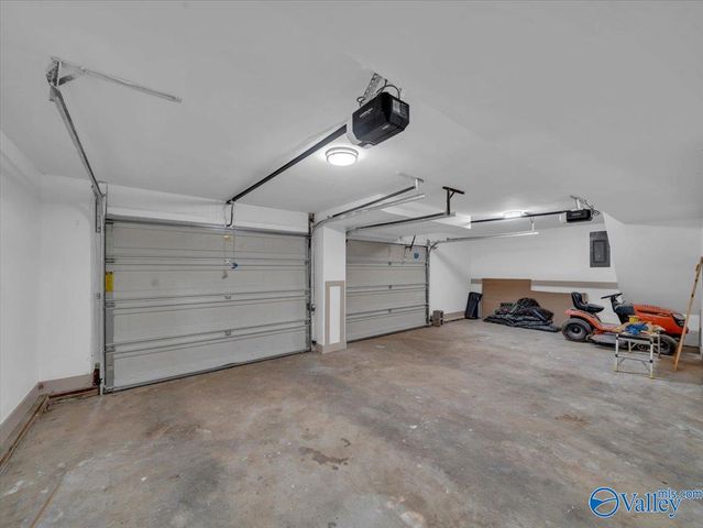 1003 Willow Cove Circle SE, Huntsville, AL 35802