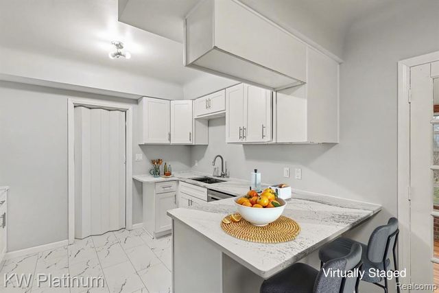 8320 Russell Street, Utica, MI 48317