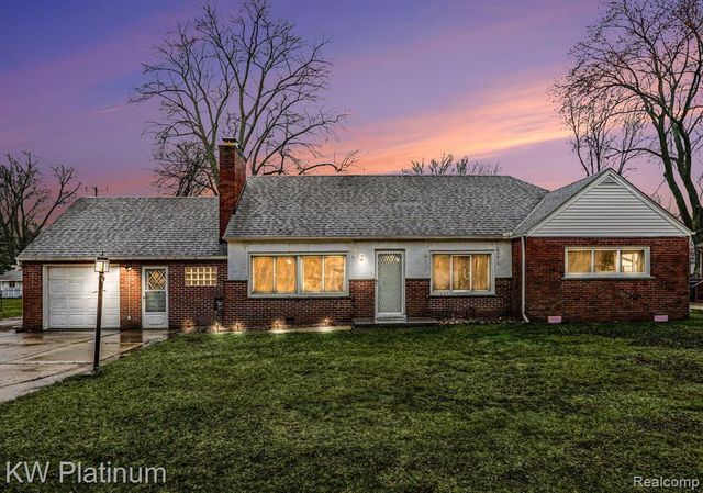 8320 Russell Street, Utica, MI 48317