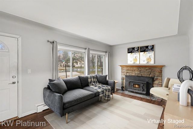 8320 Russell Street, Utica, MI 48317