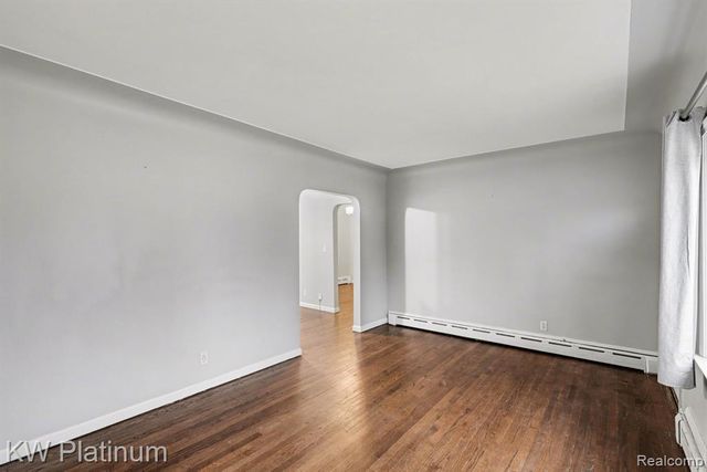 8320 Russell Street, Utica, MI 48317