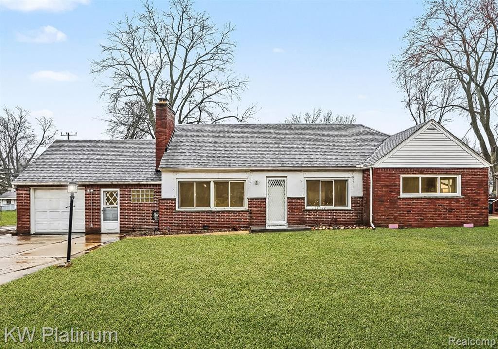 8320 Russell Street, Utica, MI 48317