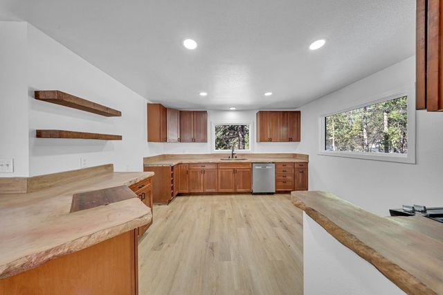 5449 Highway 4, Hathaway Pines, CA 95222