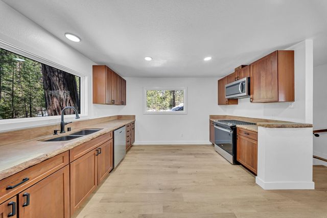 5449 Highway 4, Hathaway Pines, CA 95222