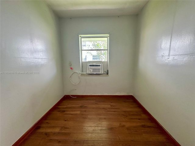 1987 NE 171st St, North Miami Beach, FL 33162