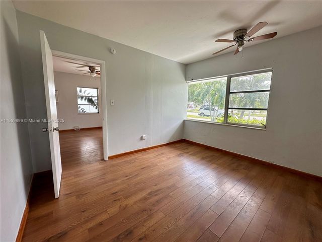 1987 NE 171st St, North Miami Beach, FL 33162