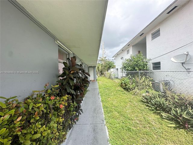 1987 NE 171st St, North Miami Beach, FL 33162