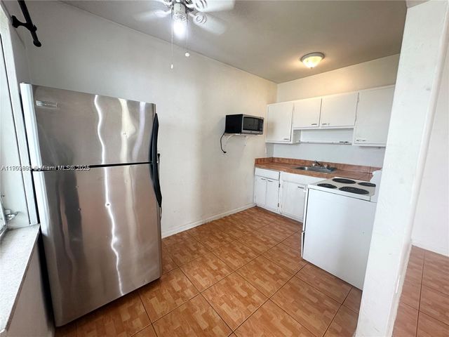 1987 NE 171st St, North Miami Beach, FL 33162