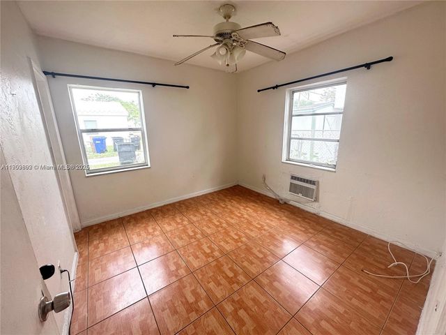 1987 NE 171st St, North Miami Beach, FL 33162