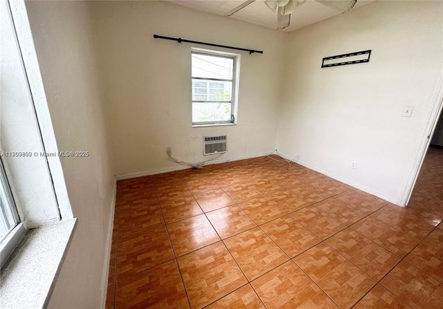 1987 NE 171st St, North Miami Beach, FL 33162