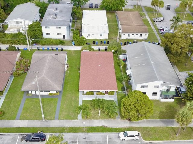 1987 NE 171st St, North Miami Beach, FL 33162