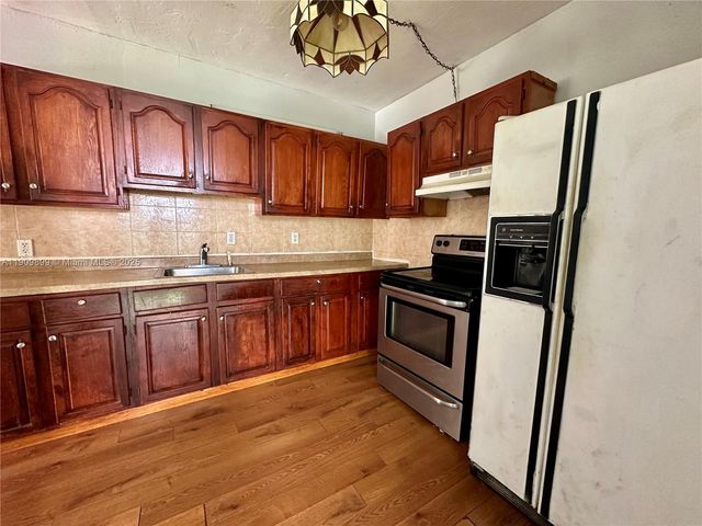 1987 NE 171st St, North Miami Beach, FL 33162