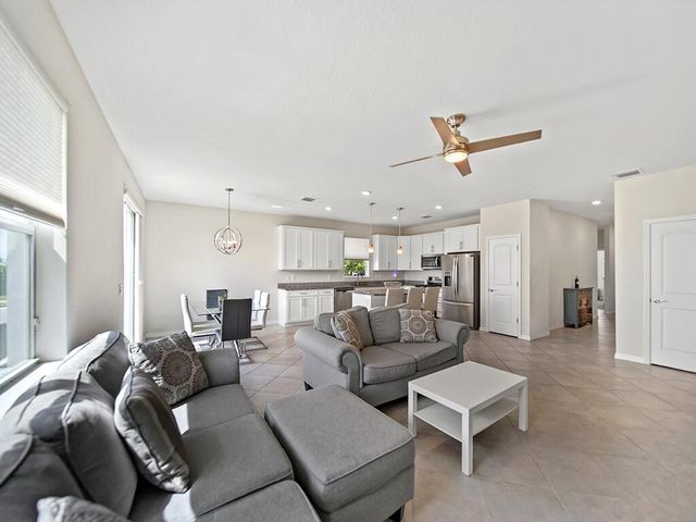 10550 SW Captiva Drive, Port St Lucie, FL 34987