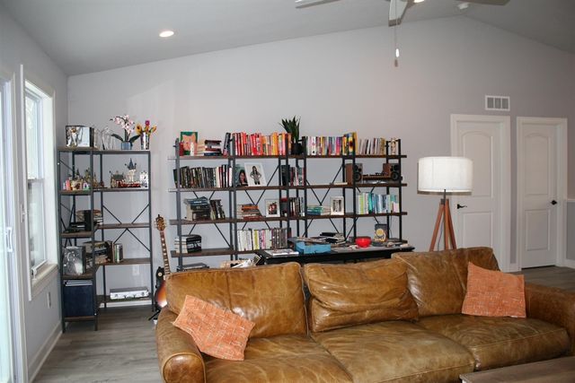 557 N Cygnet Lake Drive, Benton Harbor, MI 49022