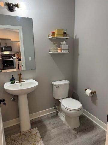 557 N Cygnet Lake Drive, Benton Harbor, MI 49022