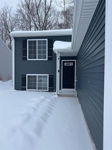 557 N Cygnet Lake Drive, Benton Harbor, MI 49022