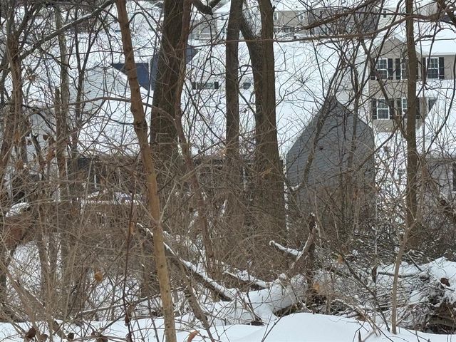 557 N Cygnet Lake Drive, Benton Harbor, MI 49022