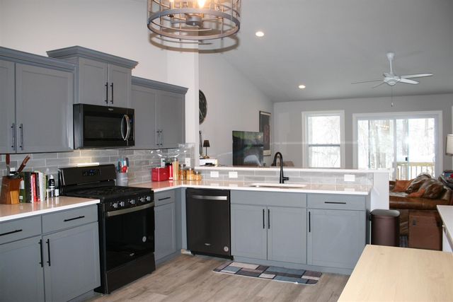 557 N Cygnet Lake Drive, Benton Harbor, MI 49022