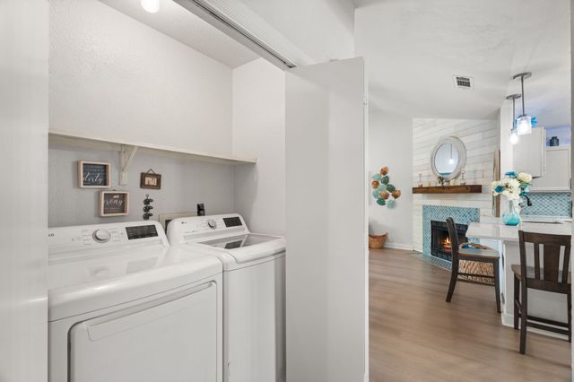 819 Blessing Creek Drive, Euless, TX 76039