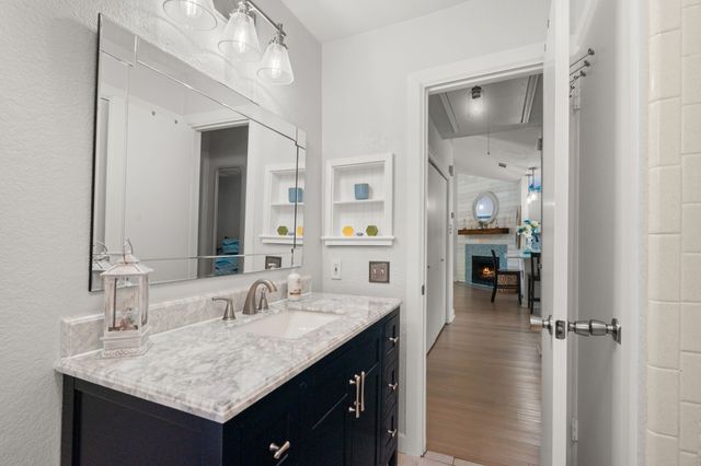 819 Blessing Creek Drive, Euless, TX 76039