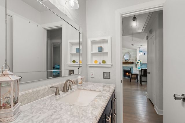 819 Blessing Creek Drive, Euless, TX 76039