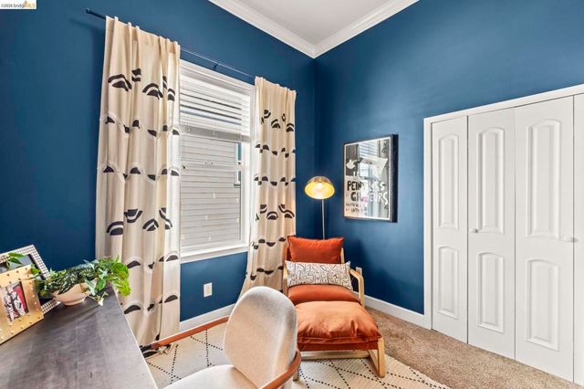 3322 Chestnut St, Oakland, CA 94608