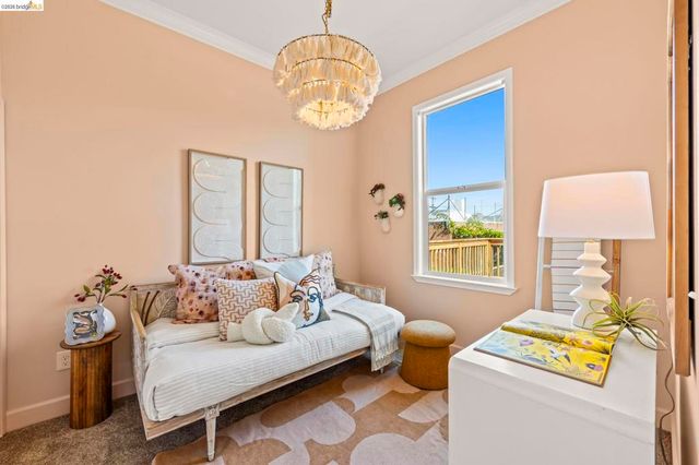 3322 Chestnut St, Oakland, CA 94608