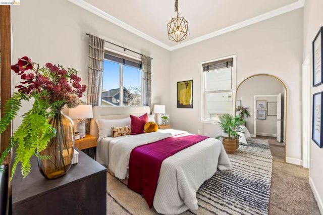 3322 Chestnut St, Oakland, CA 94608