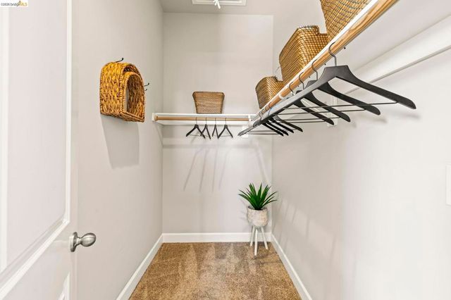 3322 Chestnut St, Oakland, CA 94608