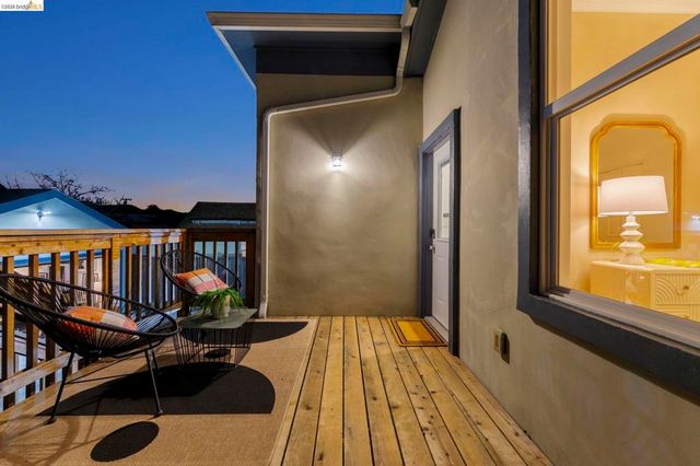 3322 Chestnut St, Oakland, CA 94608