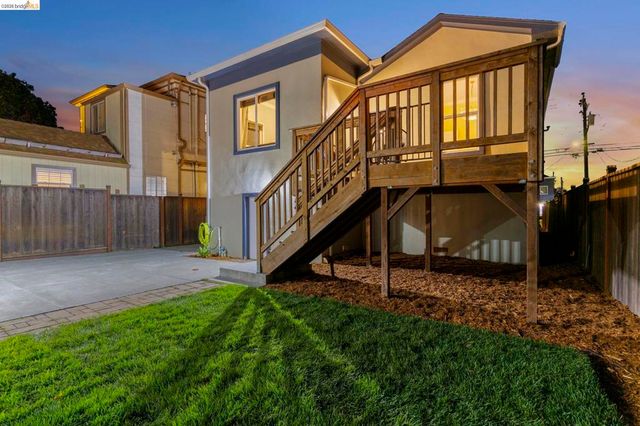 3322 Chestnut St, Oakland, CA 94608