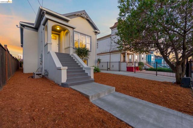 3322 Chestnut St, Oakland, CA 94608