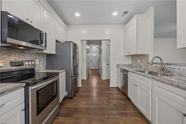 136 Baker Farm DR, Hampton, VA 23666