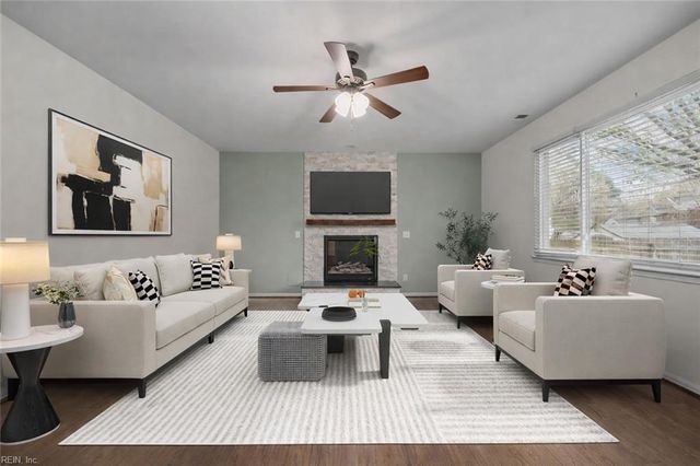 136 Baker Farm DR, Hampton, VA 23666