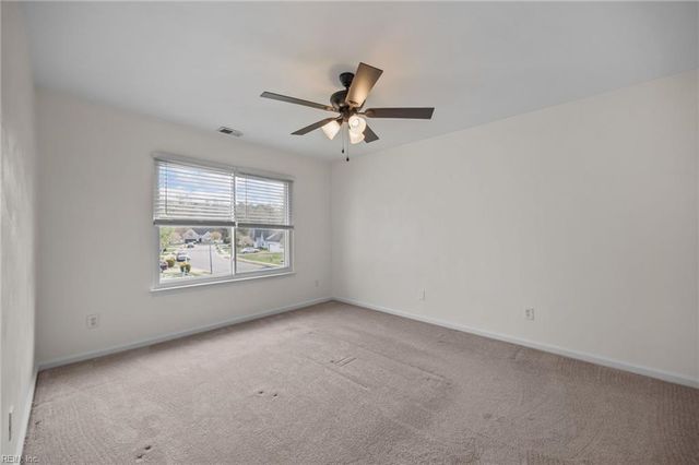 136 Baker Farm DR, Hampton, VA 23666