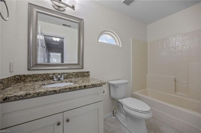 136 Baker Farm DR, Hampton, VA 23666