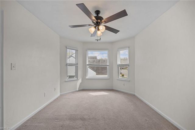 136 Baker Farm DR, Hampton, VA 23666