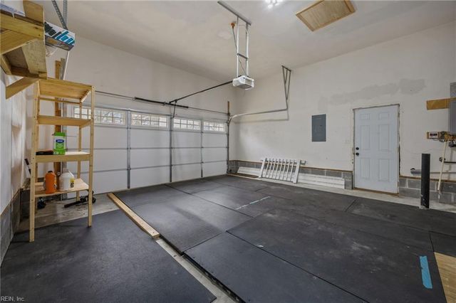 136 Baker Farm DR, Hampton, VA 23666