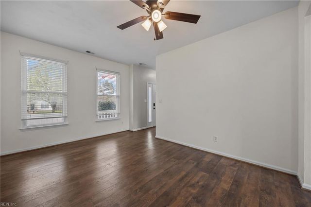 136 Baker Farm DR, Hampton, VA 23666