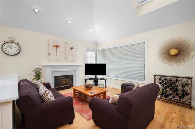 775 Scarsdale Road 7, Tuckahoe, NY 10707