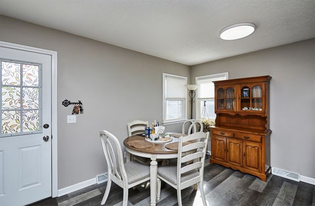 2607 E 38th Street, Des Moines, IA 50317