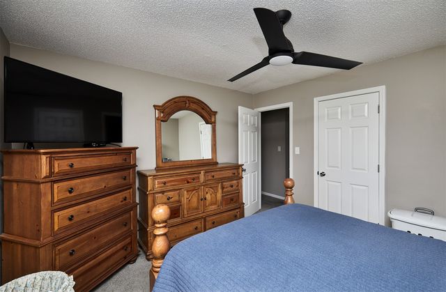 2607 E 38th Street, Des Moines, IA 50317